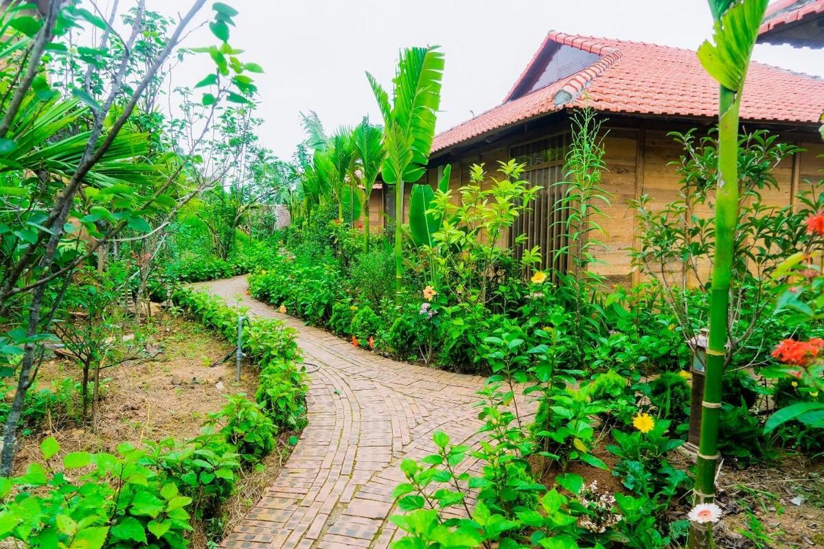 Nha Duoi Hotel Son Tay Exterior photo